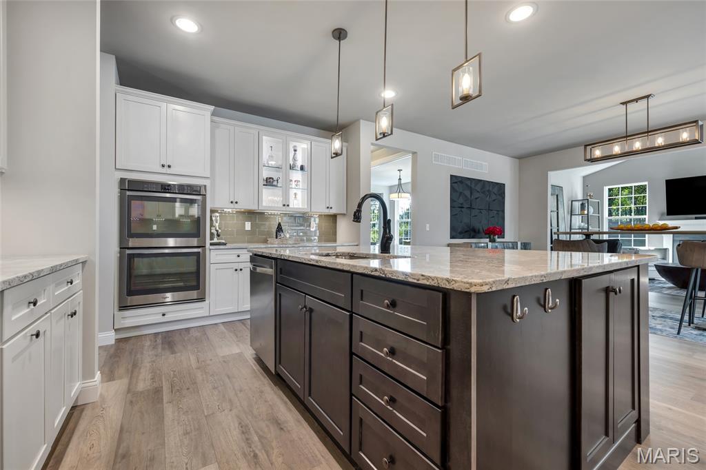 961 Chapelwood Court