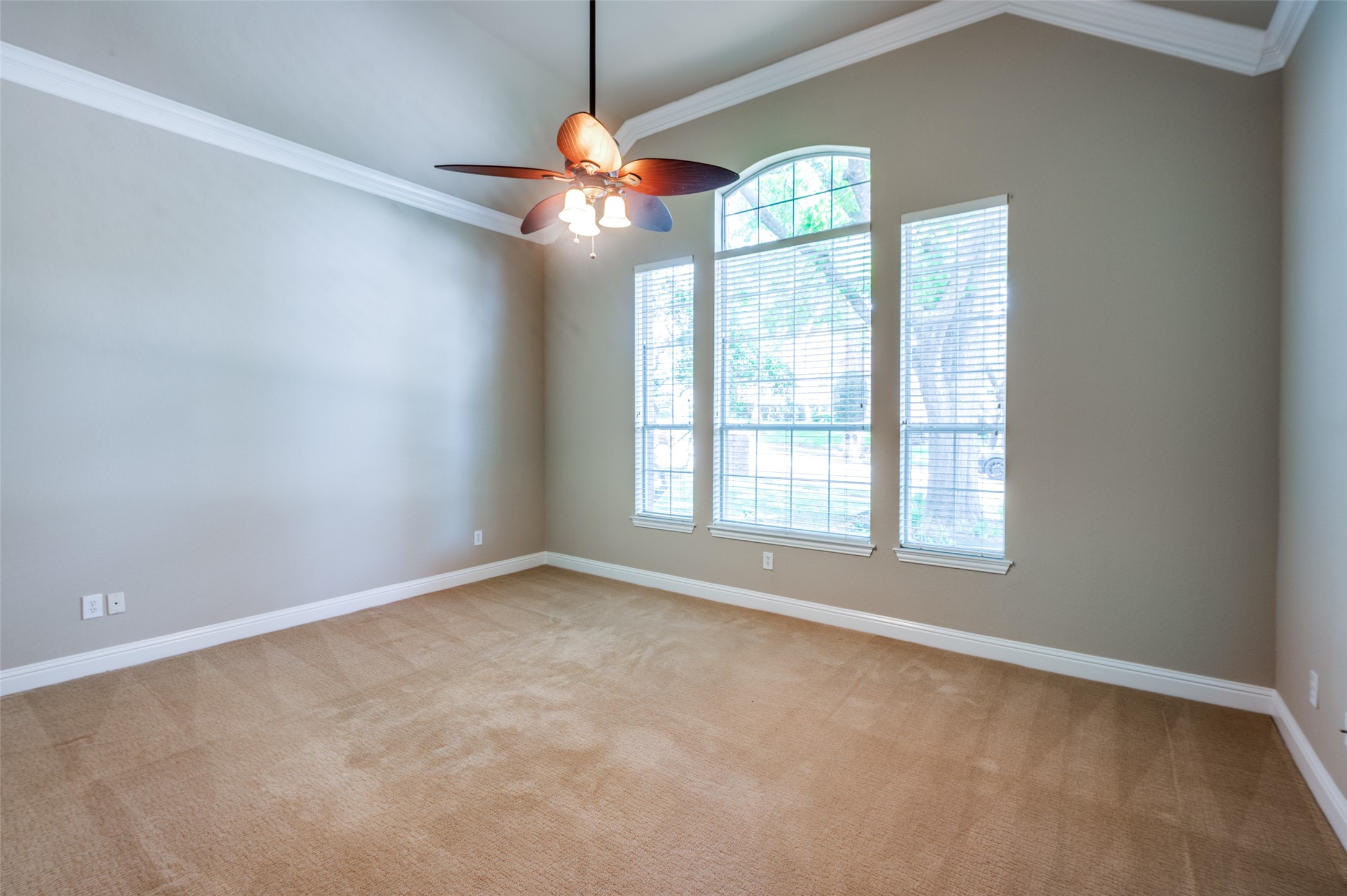 1005 Glendale Court