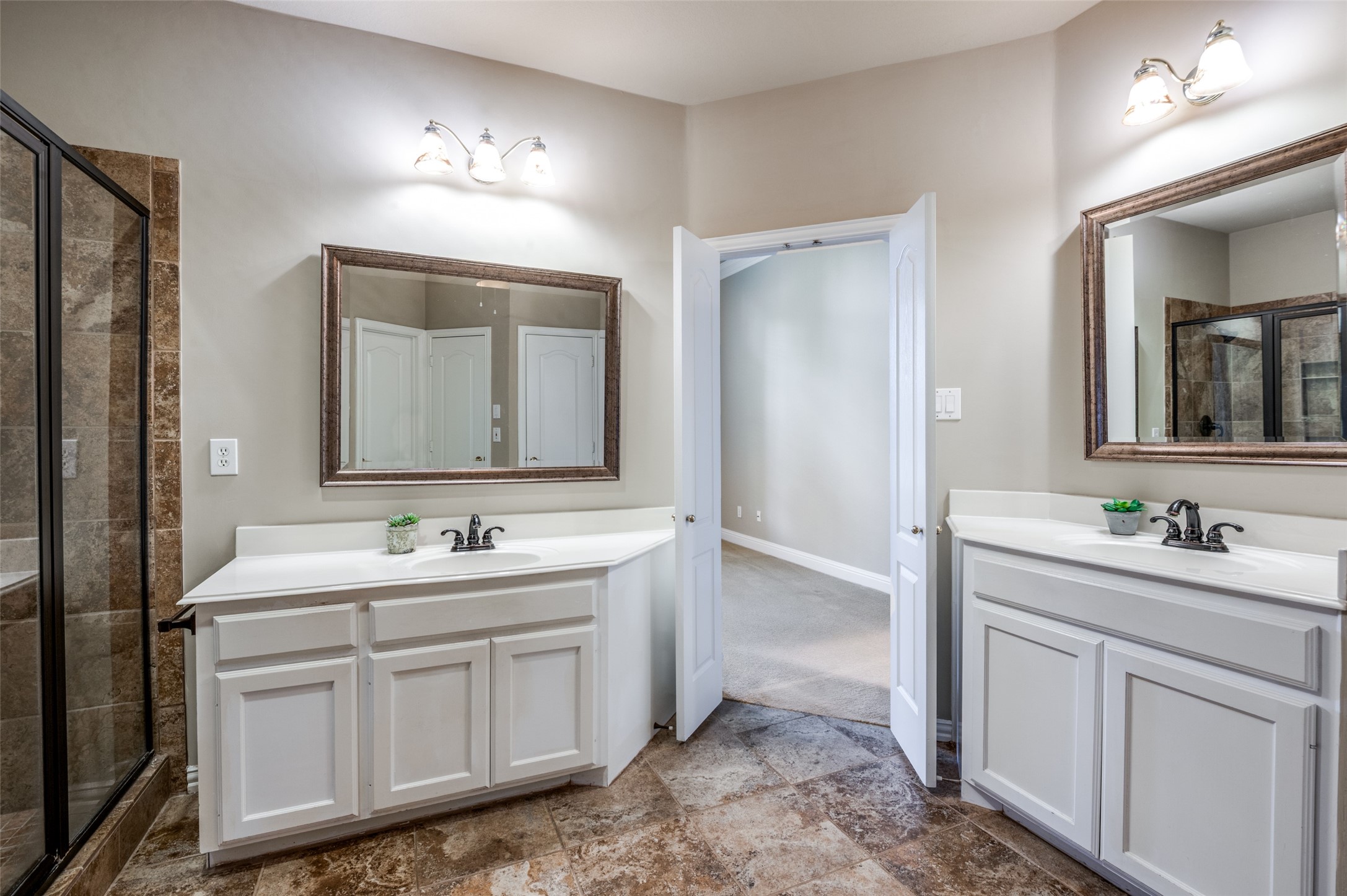 1005 Glendale Court