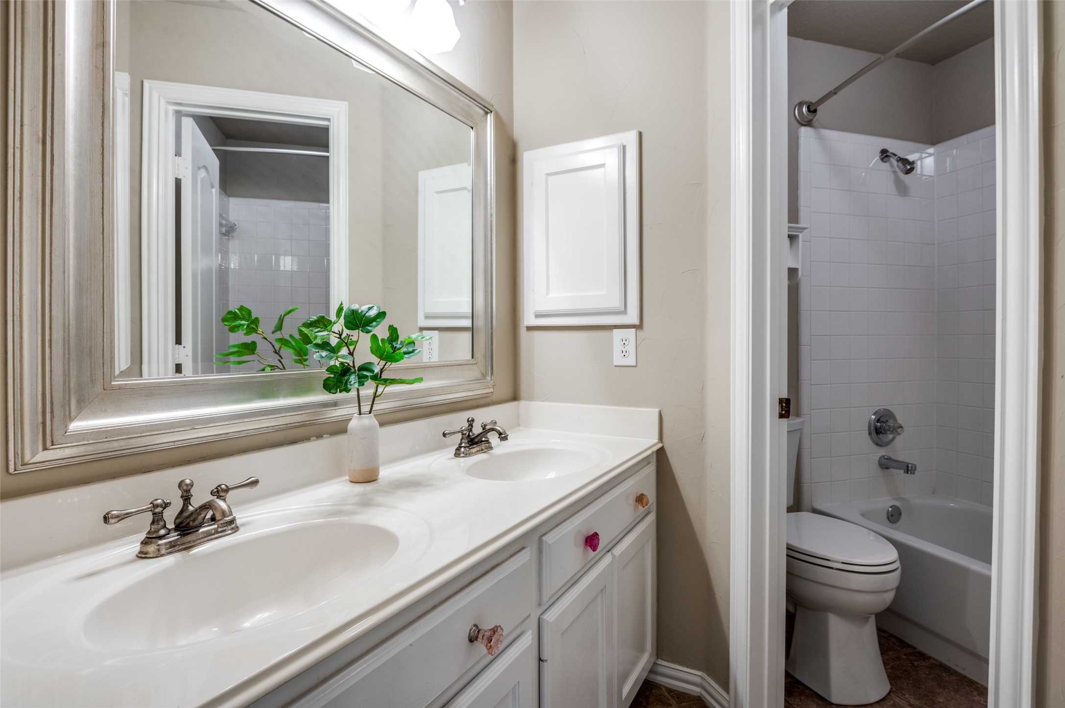 1005 Glendale Court
