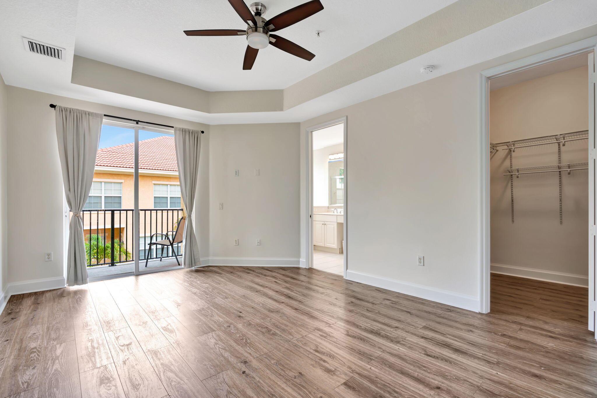 2562 Gardens Parkway