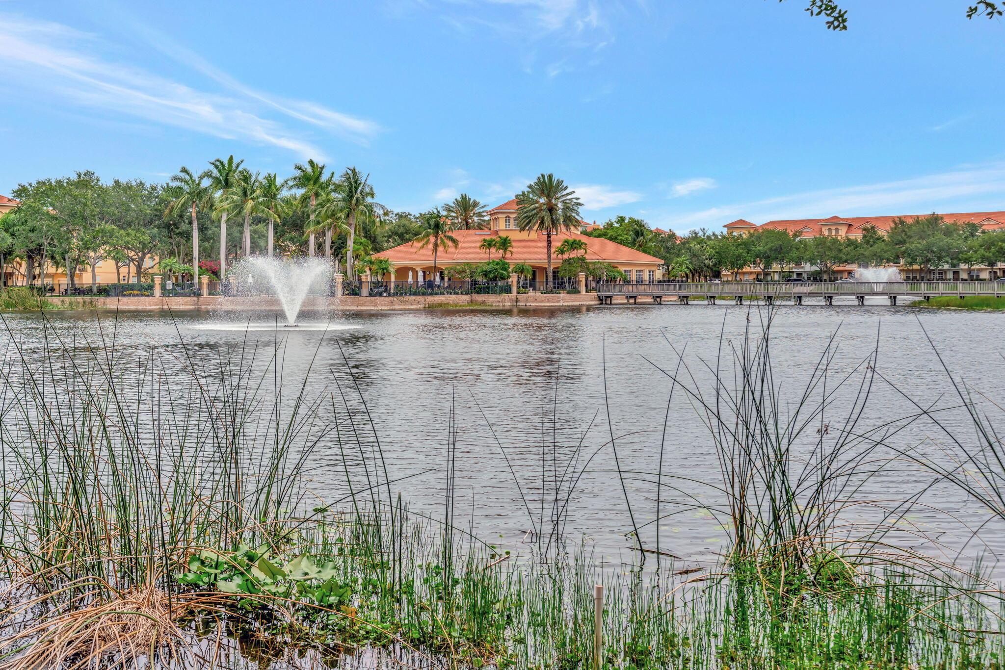 2562 Gardens Parkway