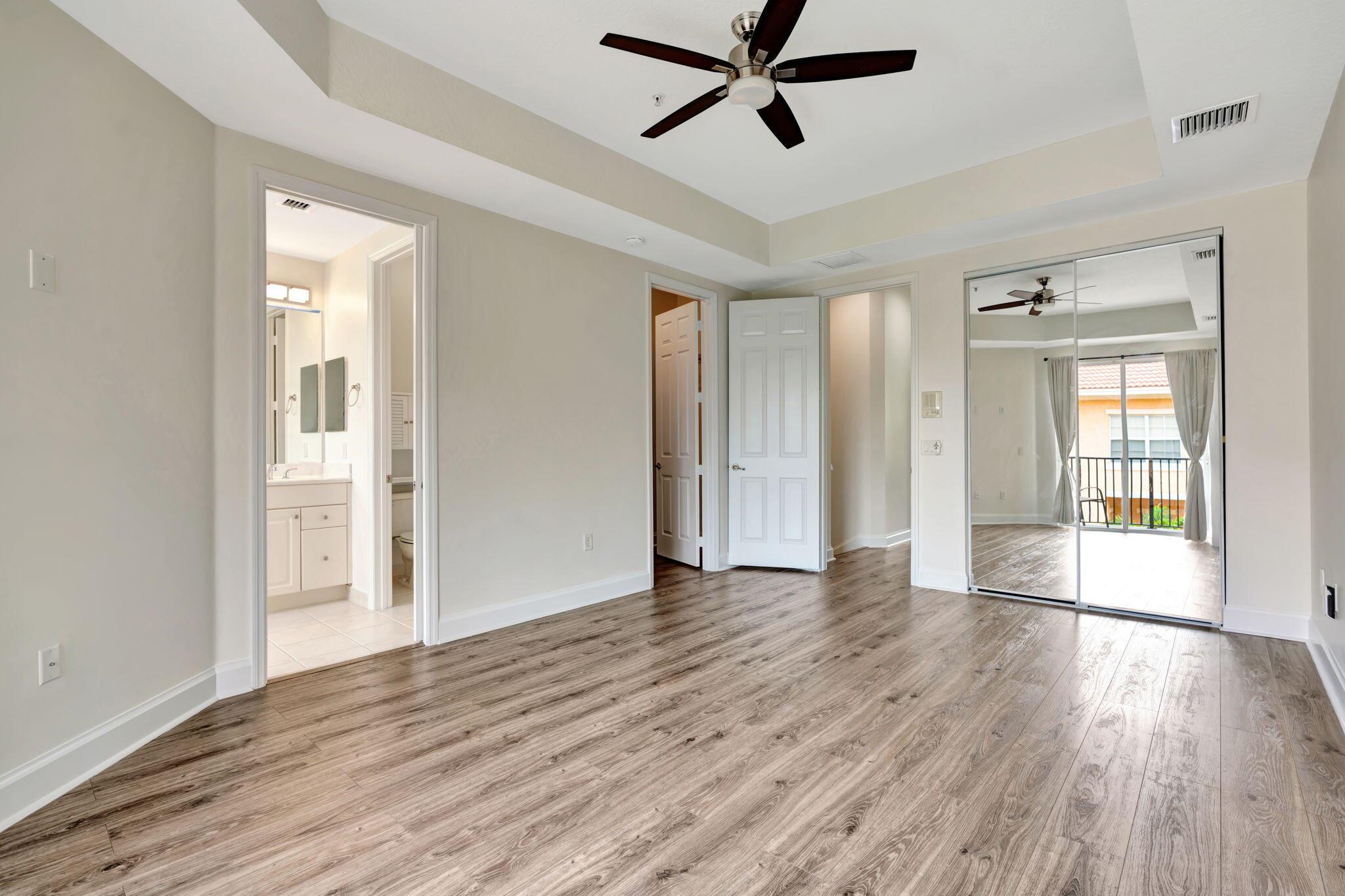 2562 Gardens Parkway