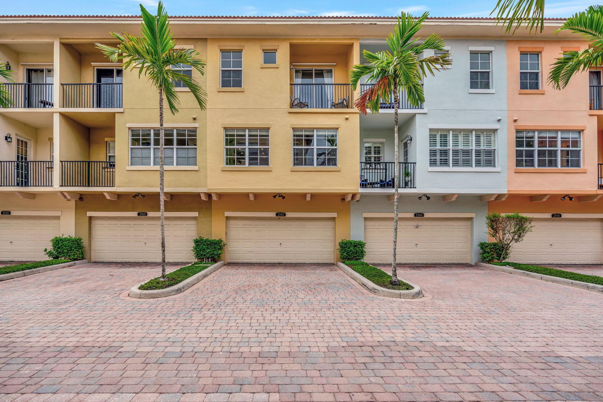 2562 Gardens Parkway
