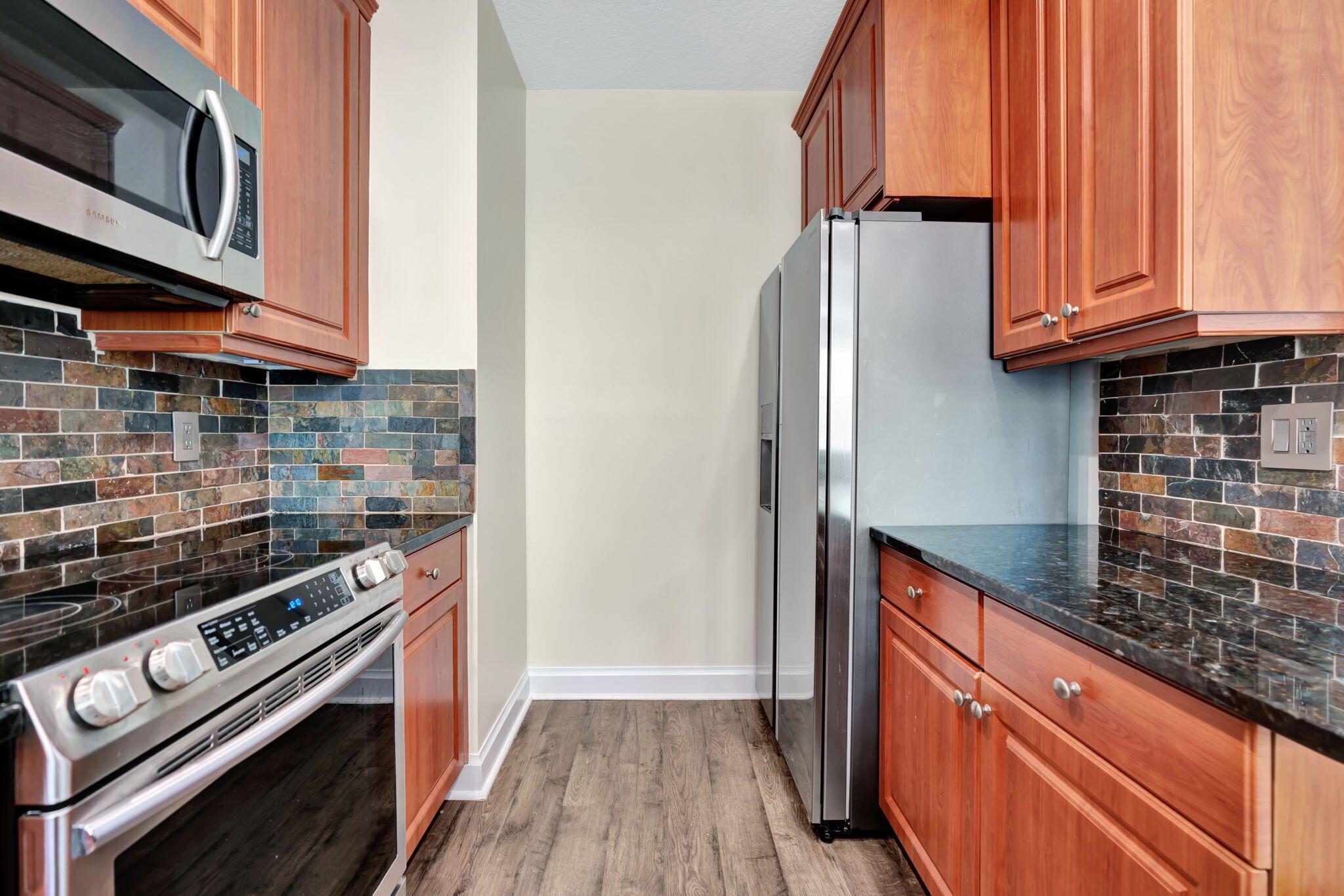 2562 Gardens Parkway