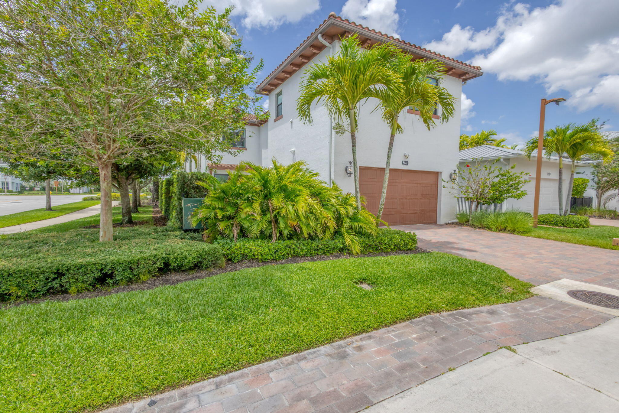 5041 Grandiflora Road