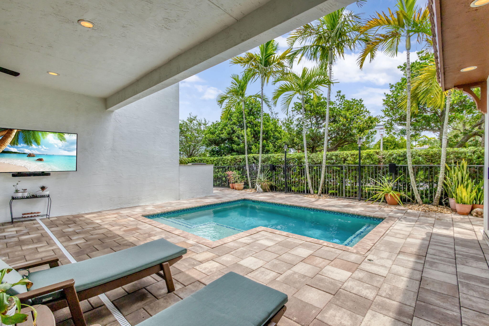 5041 Grandiflora Road