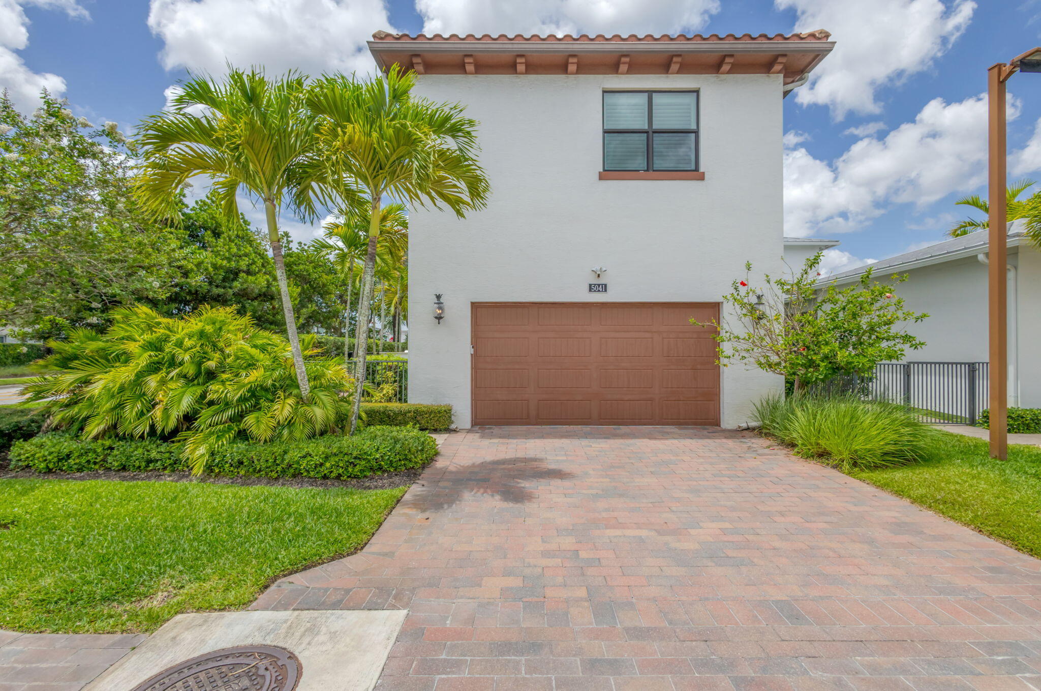5041 Grandiflora Road