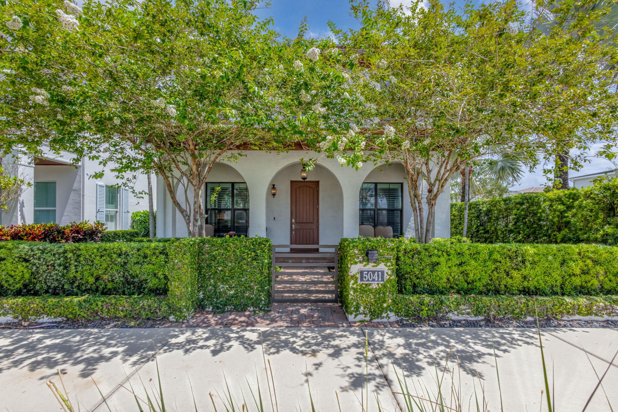 5041 Grandiflora Road
