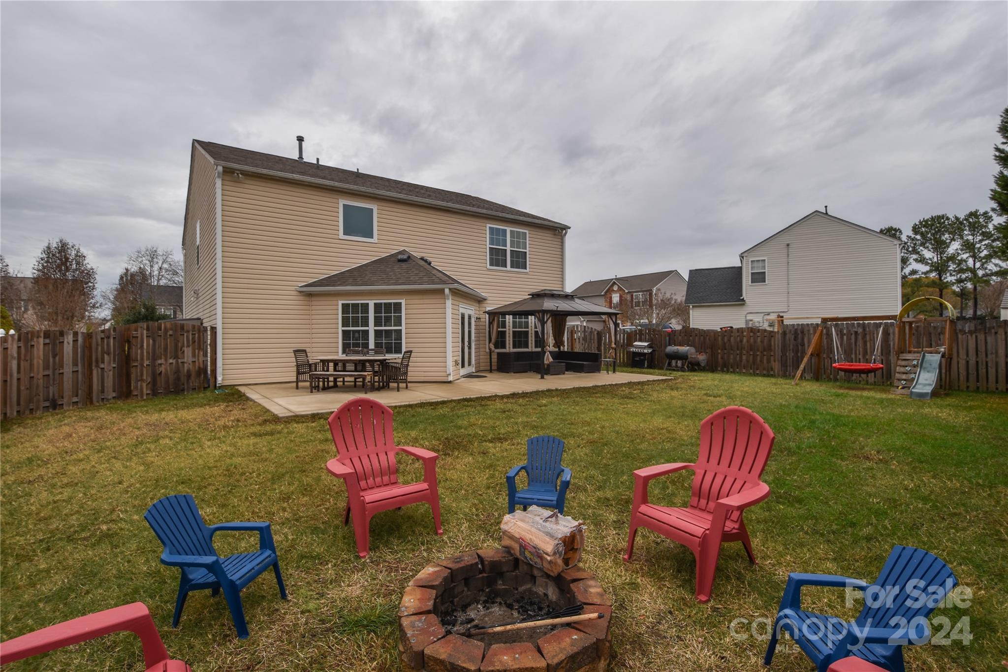 2004 Oakbriar Circle