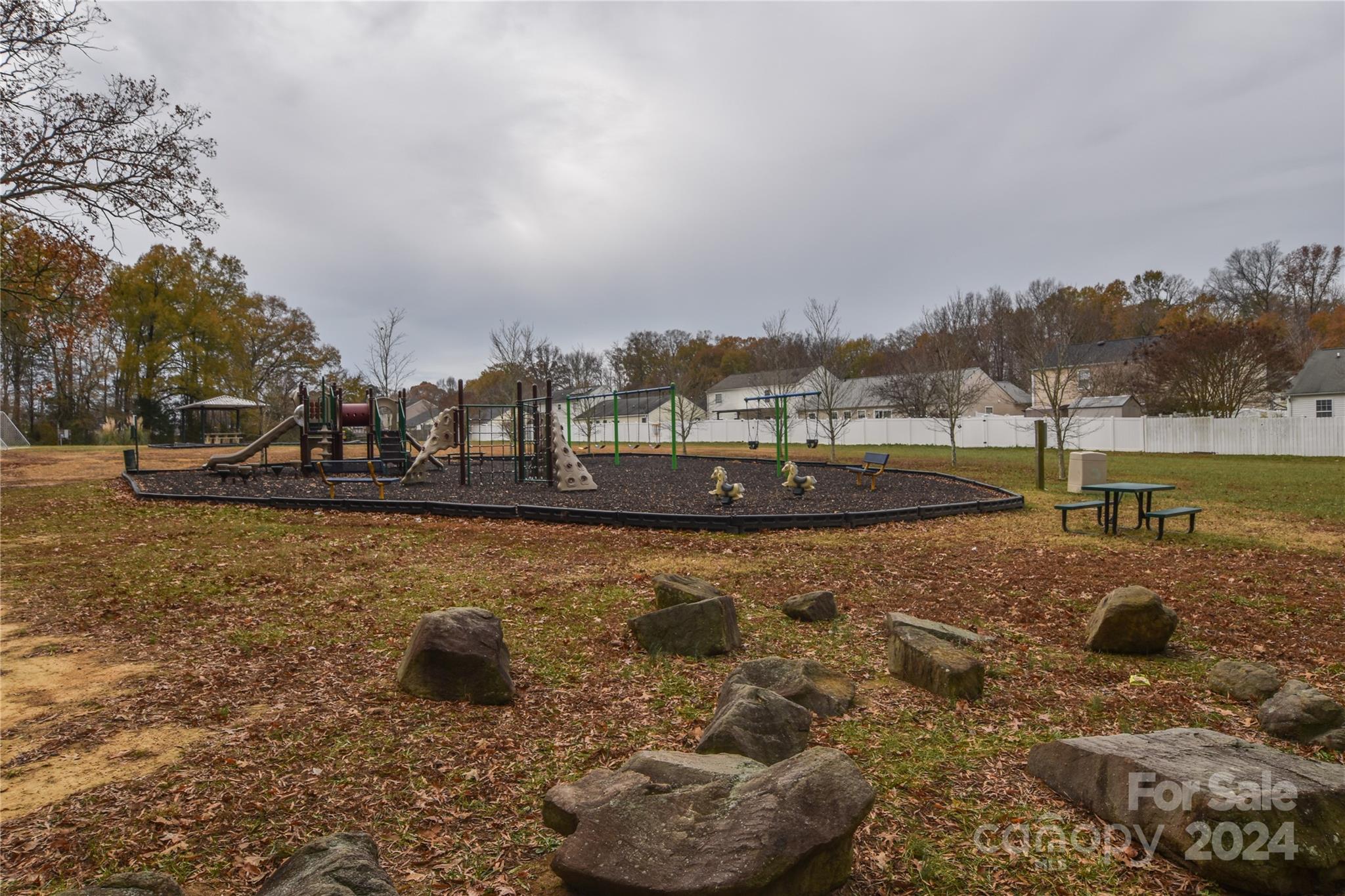 2004 Oakbriar Circle