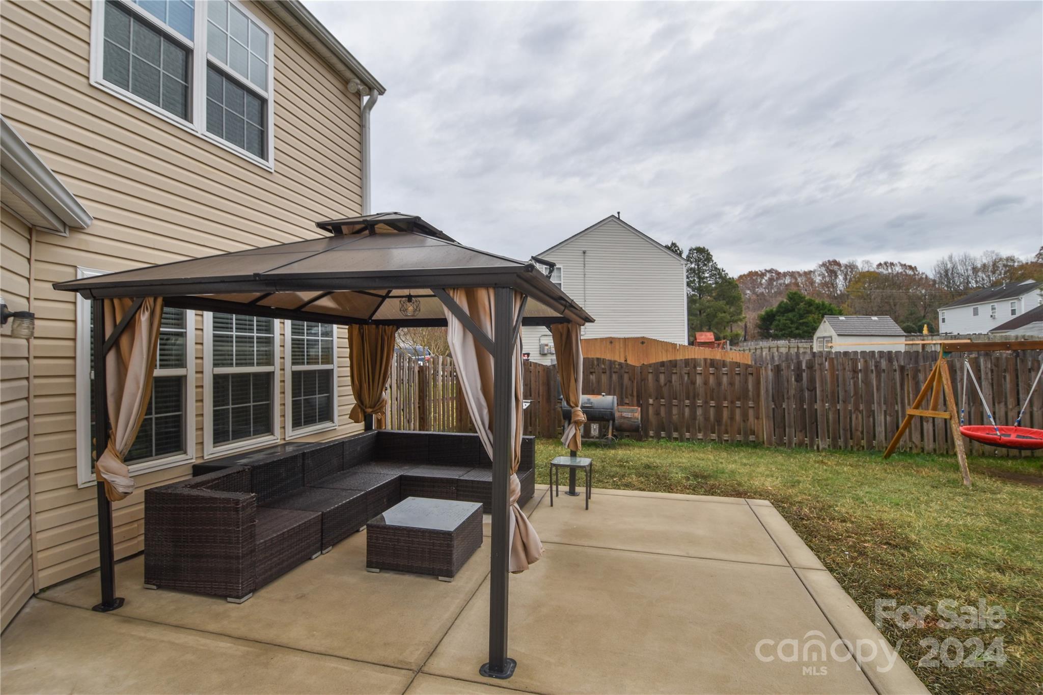 2004 Oakbriar Circle