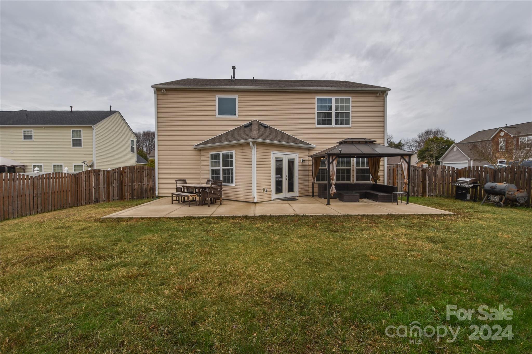 2004 Oakbriar Circle