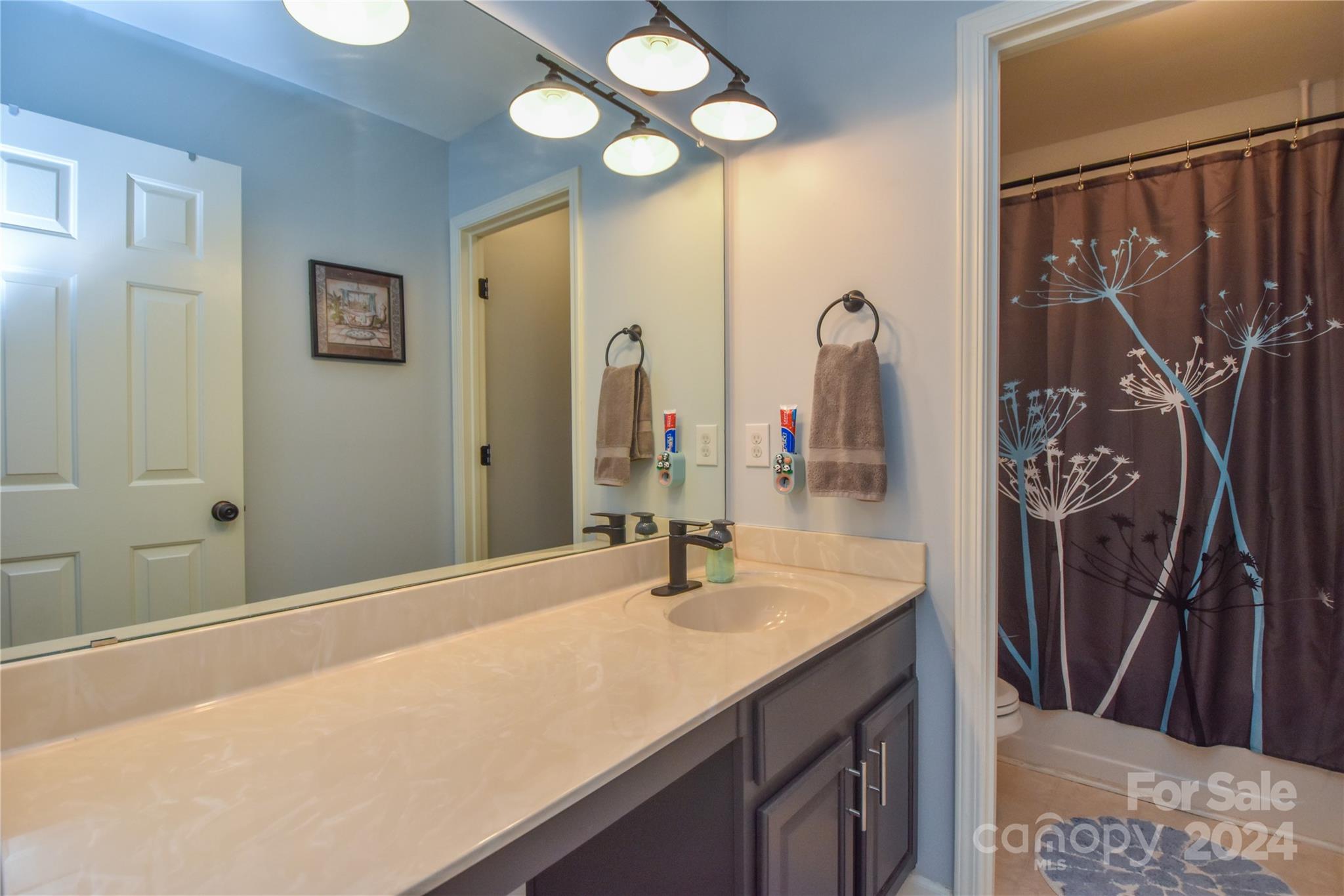 2004 Oakbriar Circle