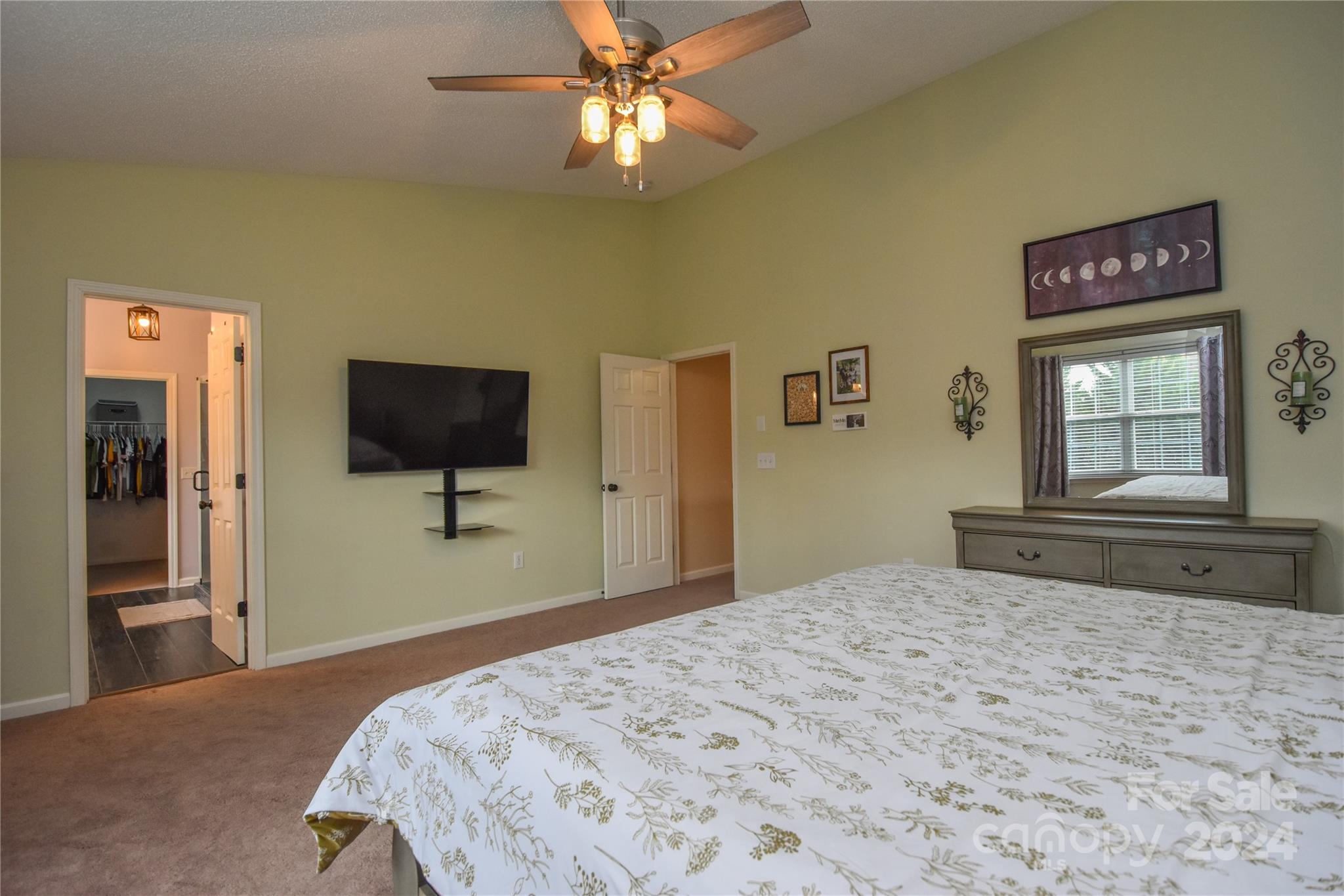 2004 Oakbriar Circle