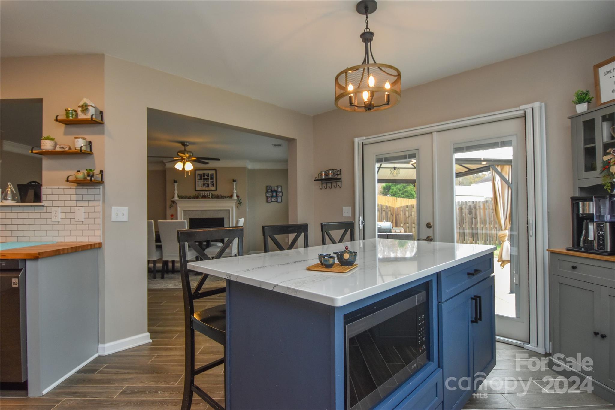 2004 Oakbriar Circle