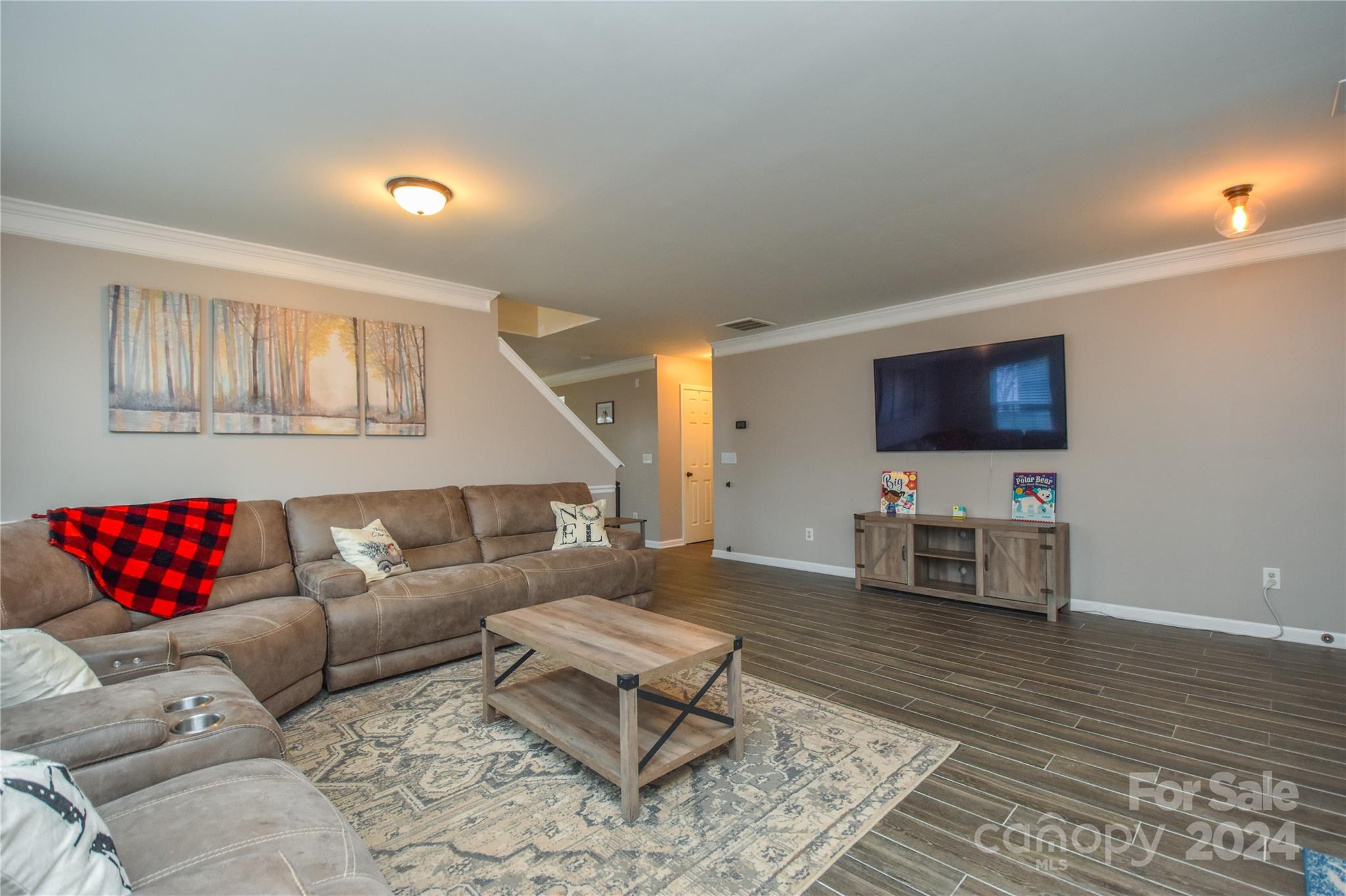 2004 Oakbriar Circle