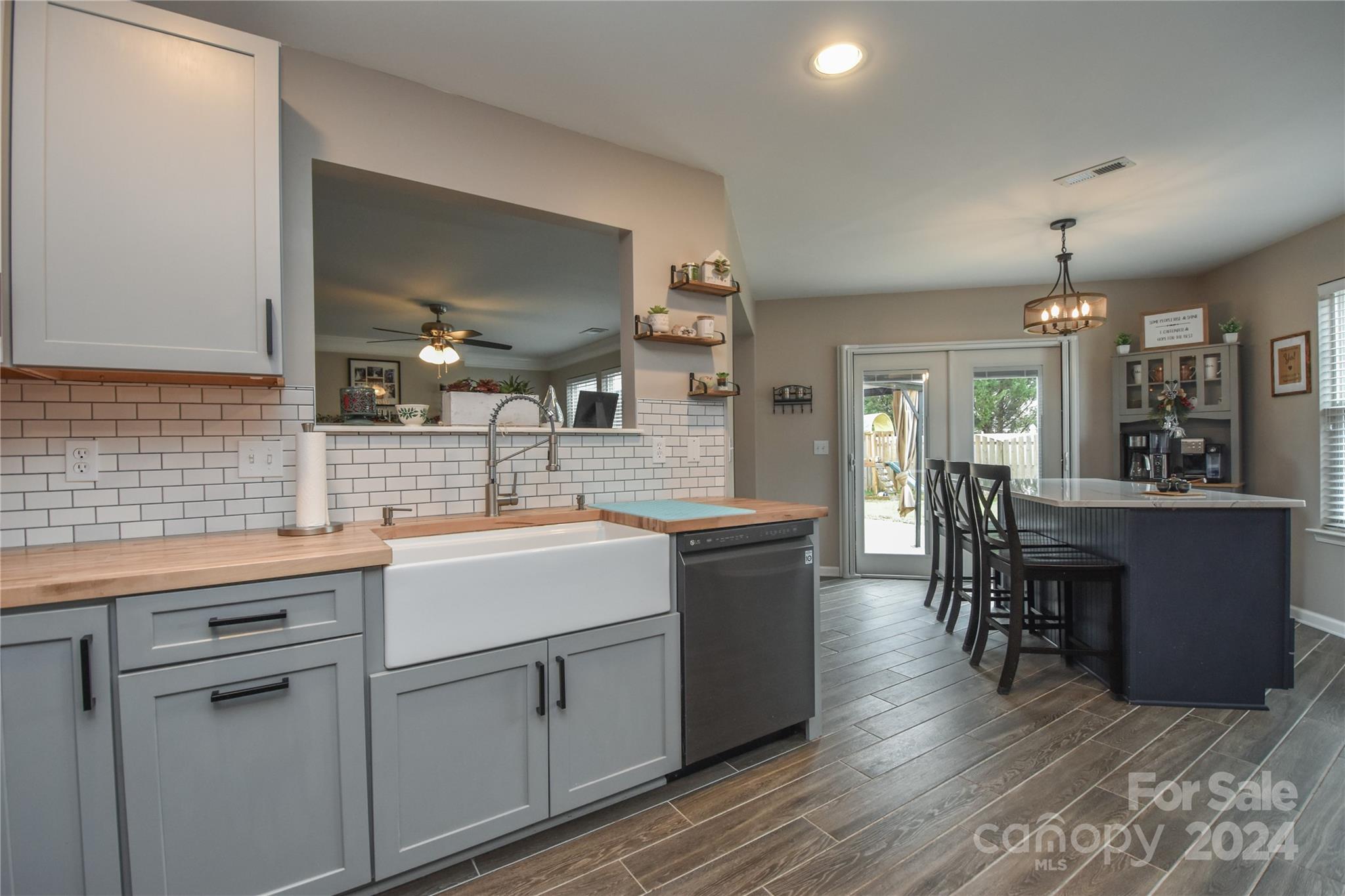 2004 Oakbriar Circle