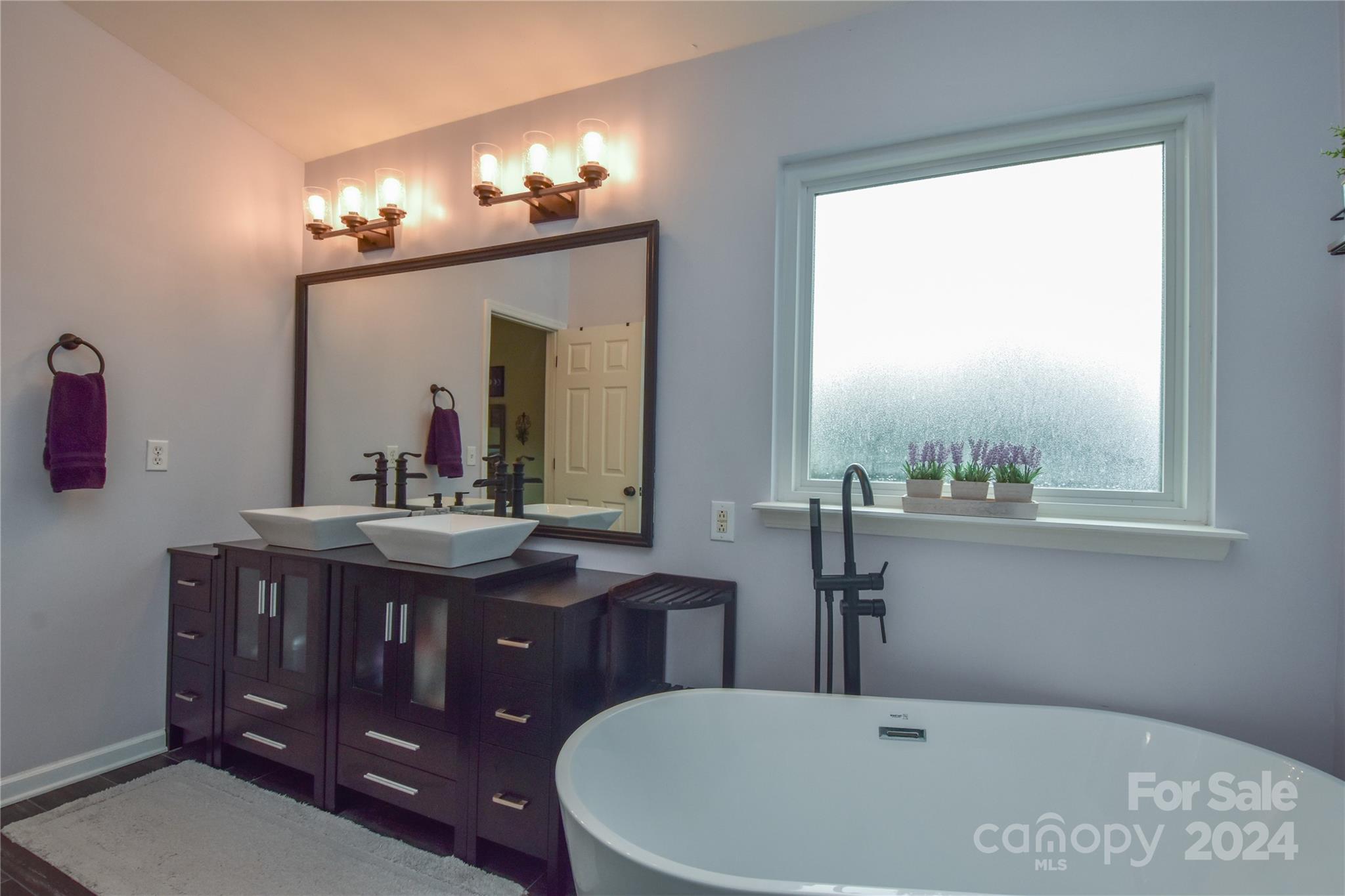 2004 Oakbriar Circle