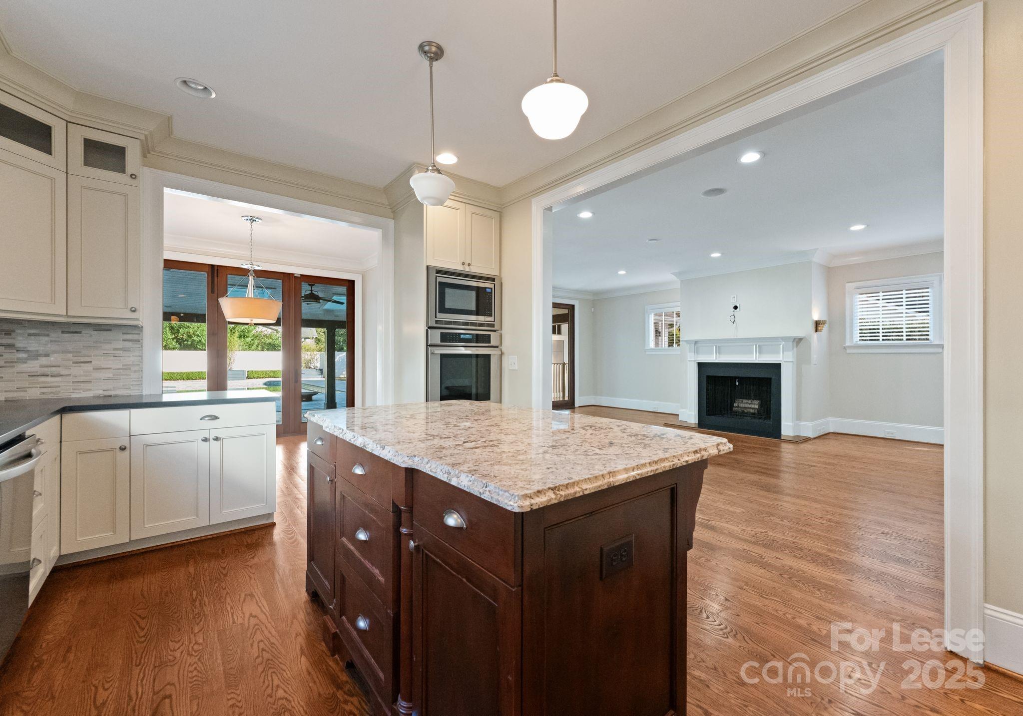 3125 Pinehurst Place