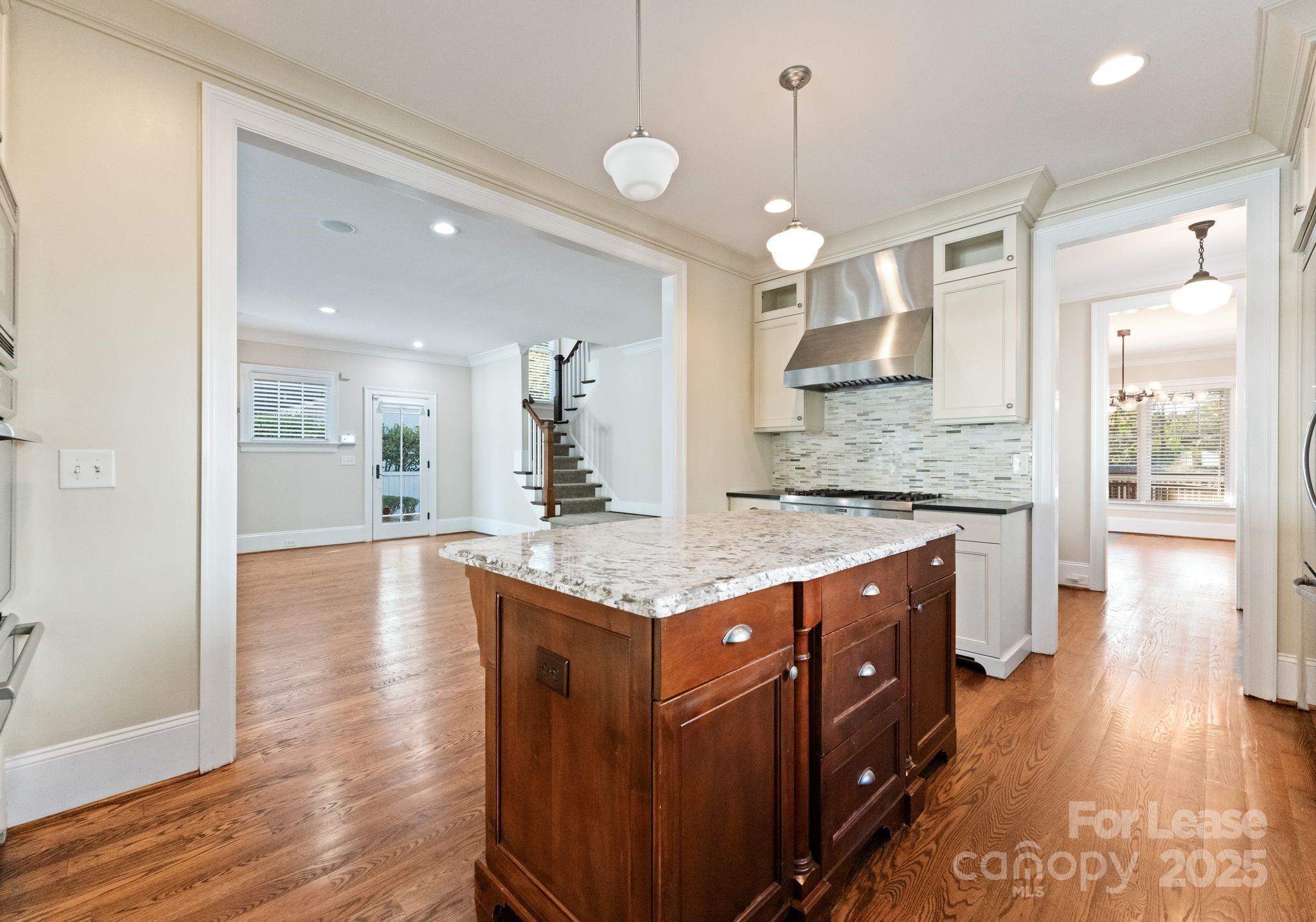 3125 Pinehurst Place