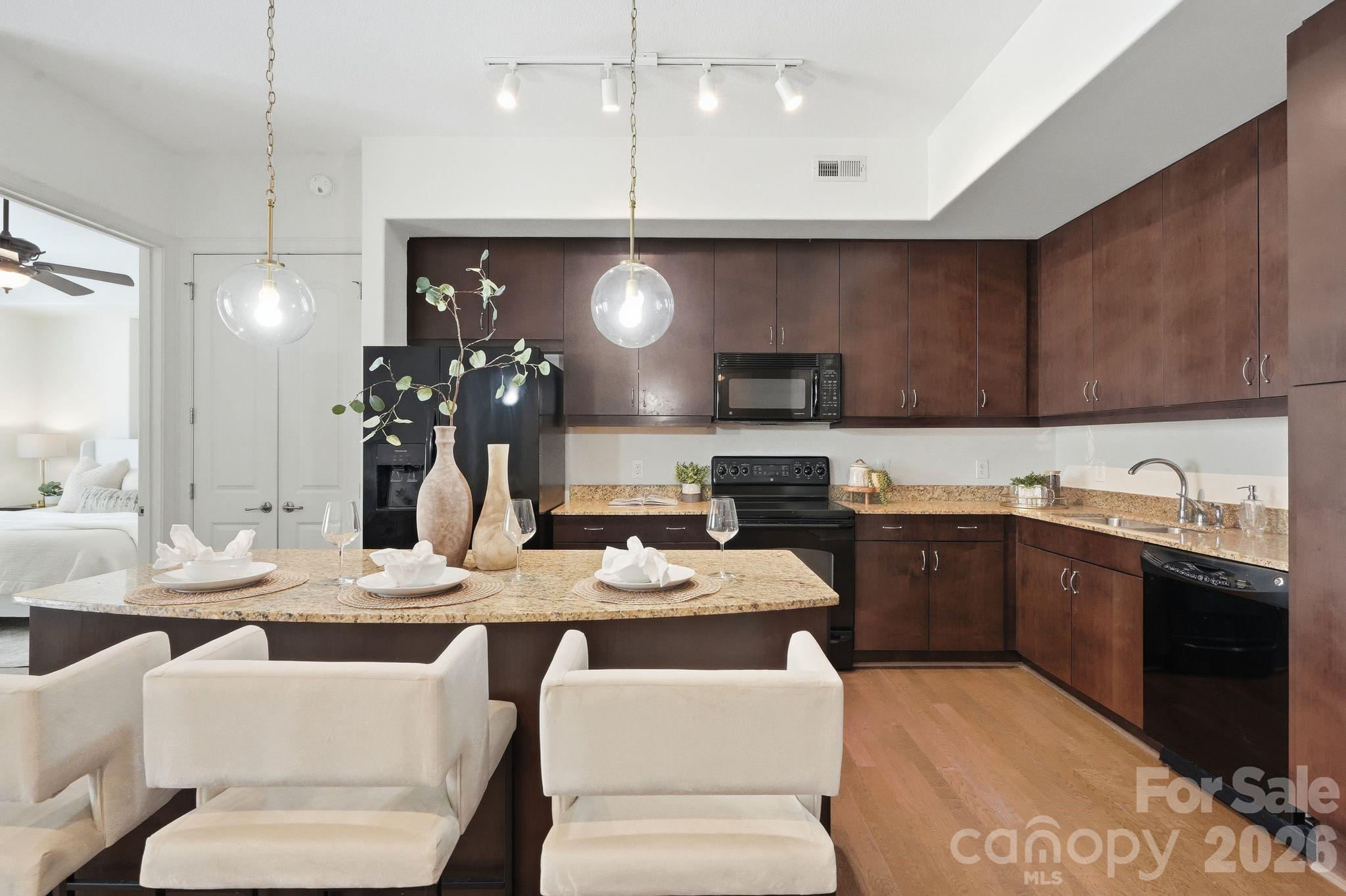 4620 Piedmont Row Drive Unit: 609