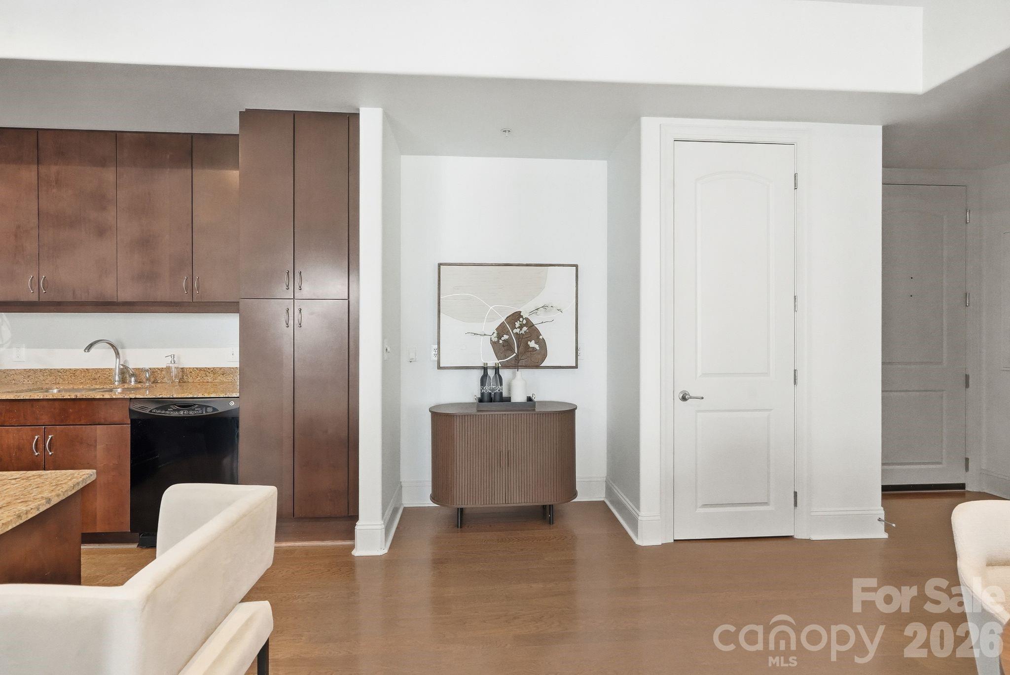 4620 Piedmont Row Drive Unit: 609