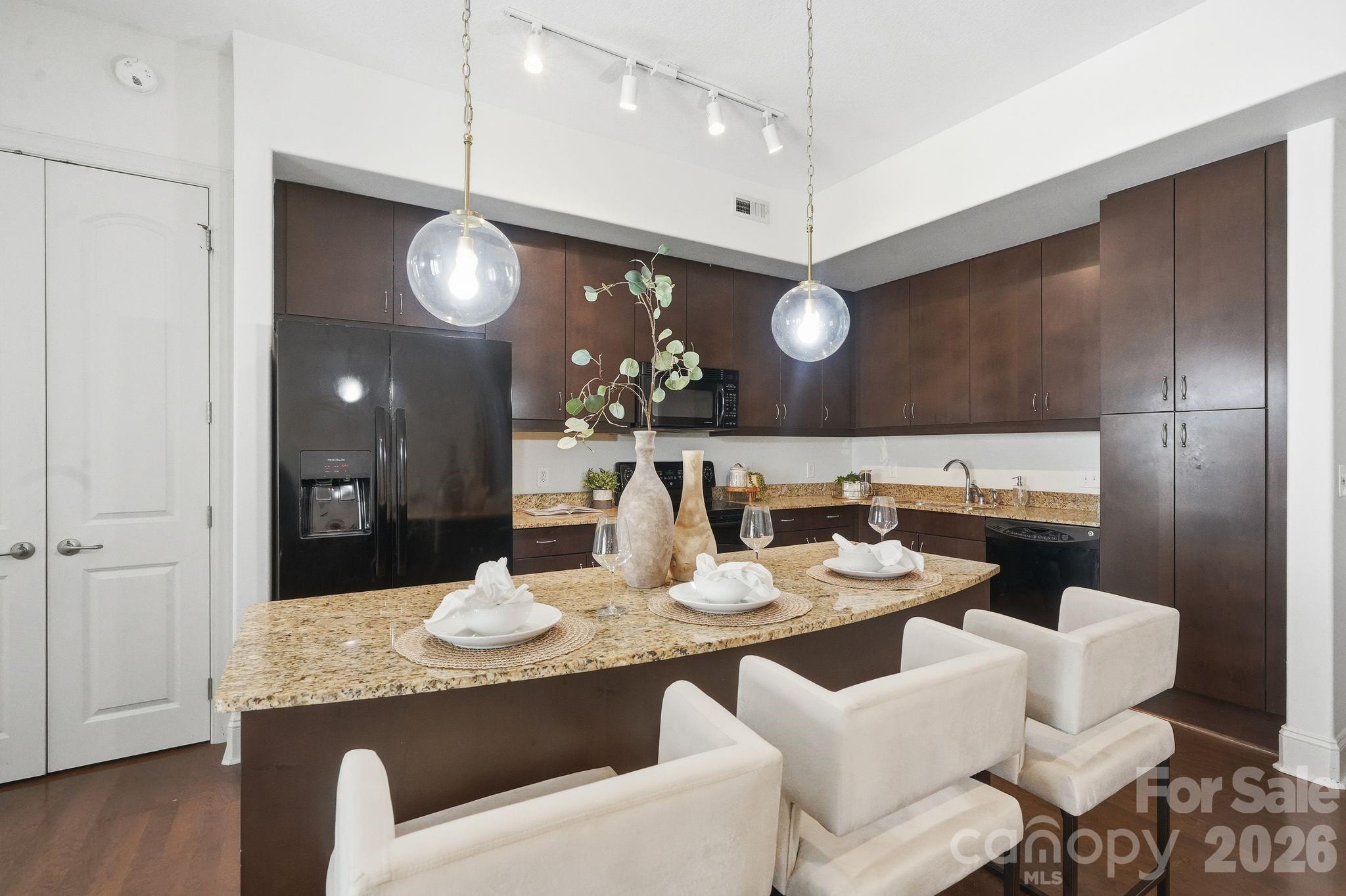 4620 Piedmont Row Drive Unit: 609