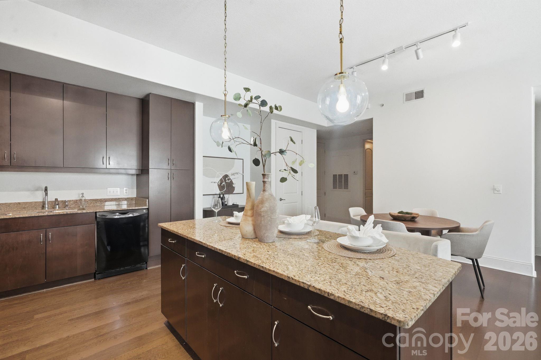 4620 Piedmont Row Drive Unit: 609