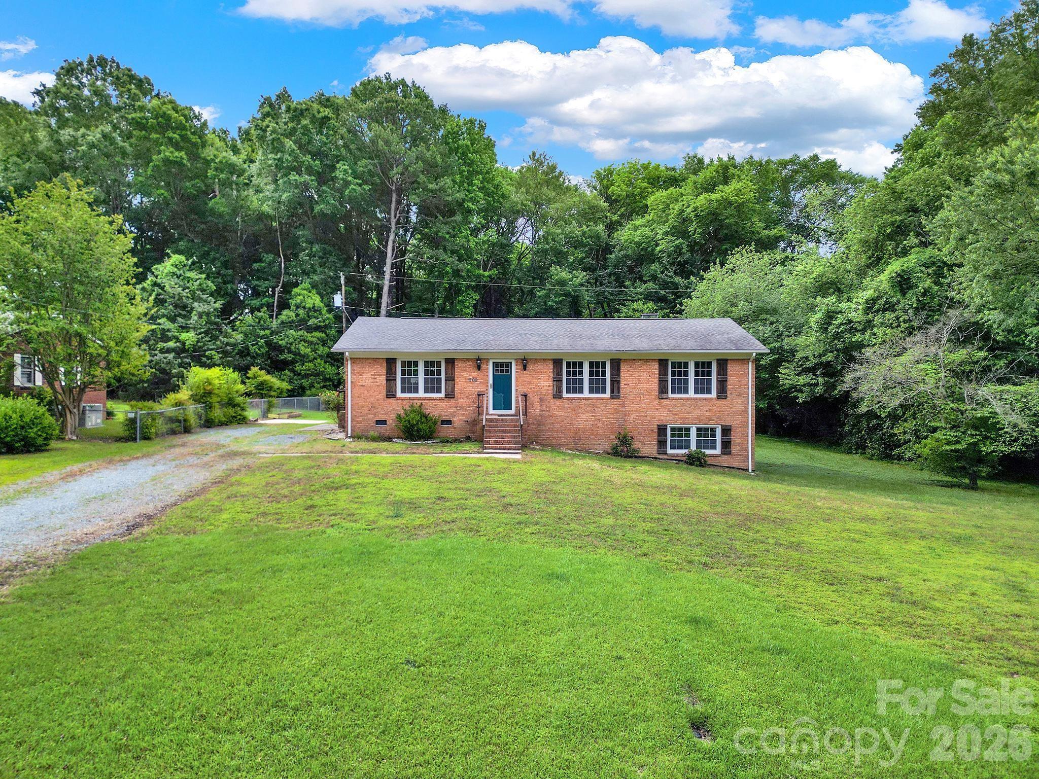 1200 Vickie Lane