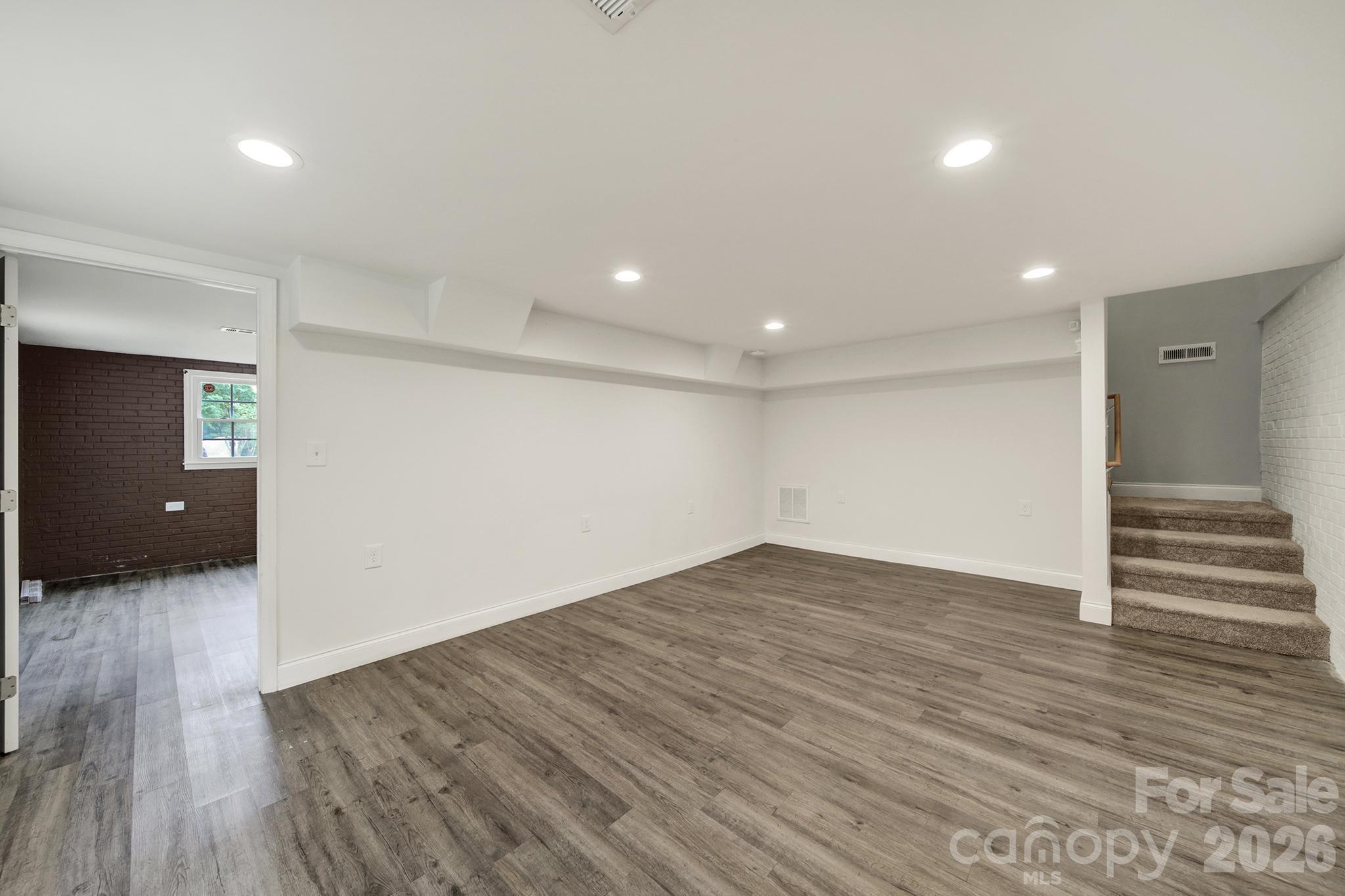 1200 Vickie Lane