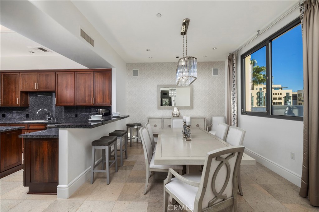 345 E Colorado Boulevard 404
