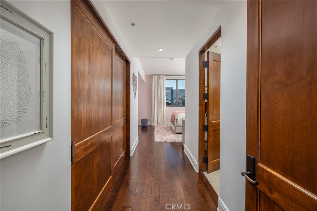 345 E Colorado Boulevard 404