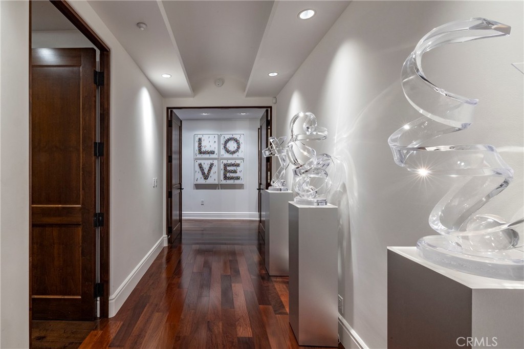 345 E Colorado Boulevard 404