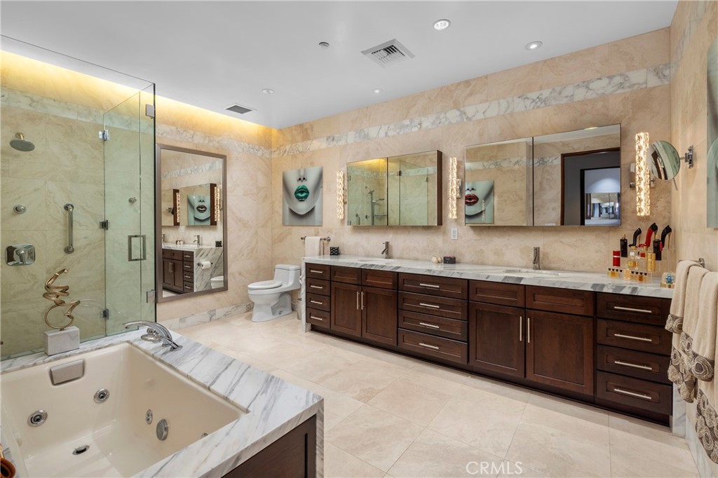 345 E Colorado Boulevard 404