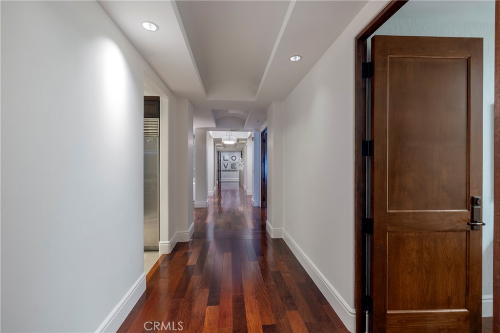 345 E Colorado Boulevard 404