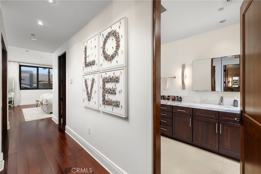 345 E Colorado Boulevard 404