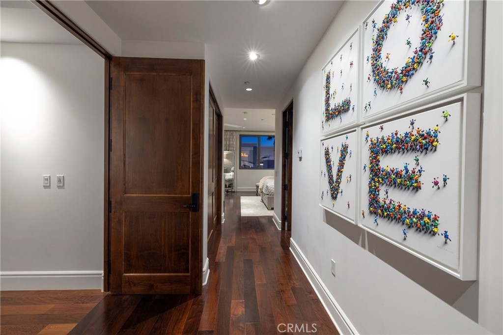 345 E Colorado Boulevard 404