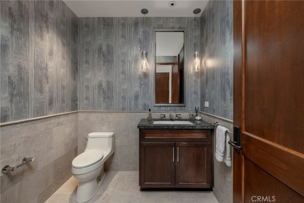 345 E Colorado Boulevard 404