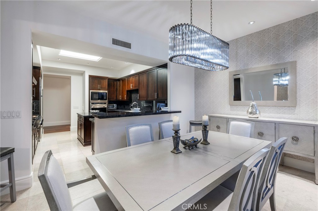 345 E Colorado Boulevard 404