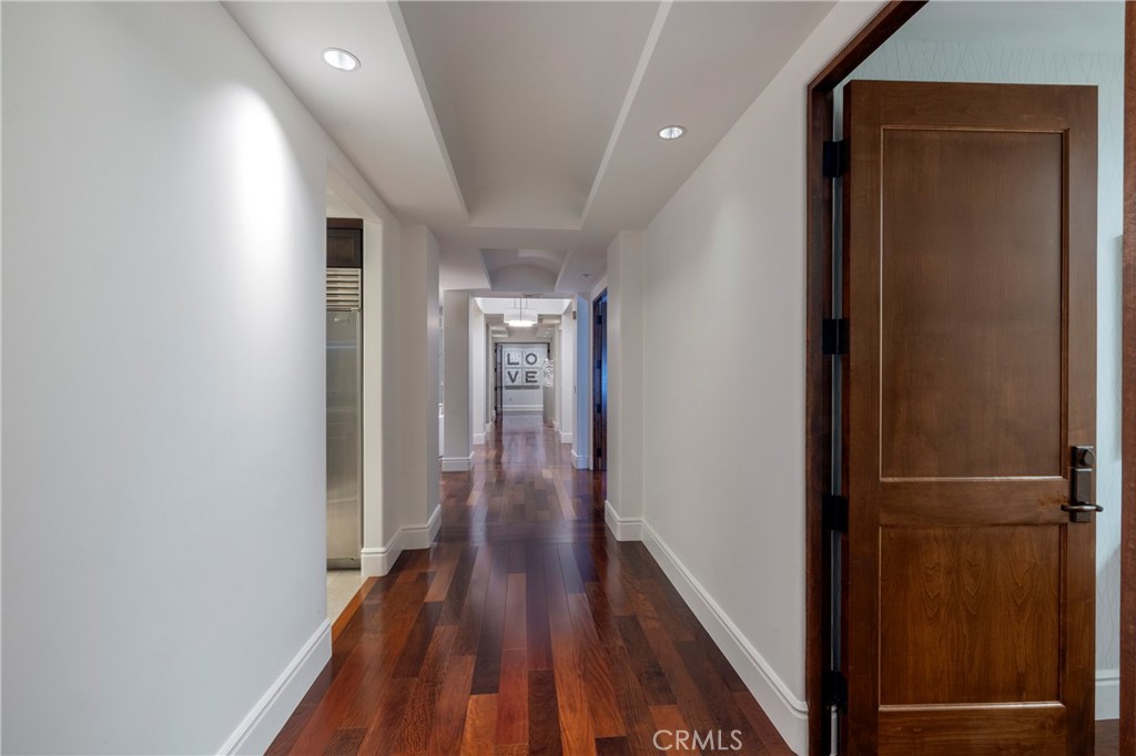 345 E Colorado Boulevard 404