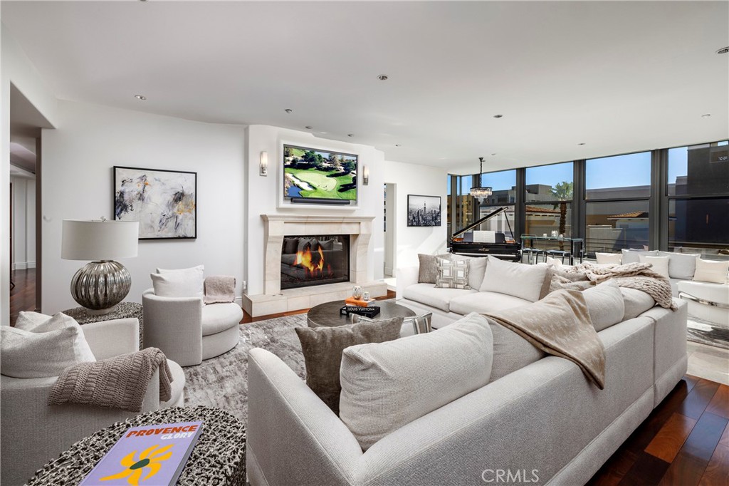 345 E Colorado Boulevard 404