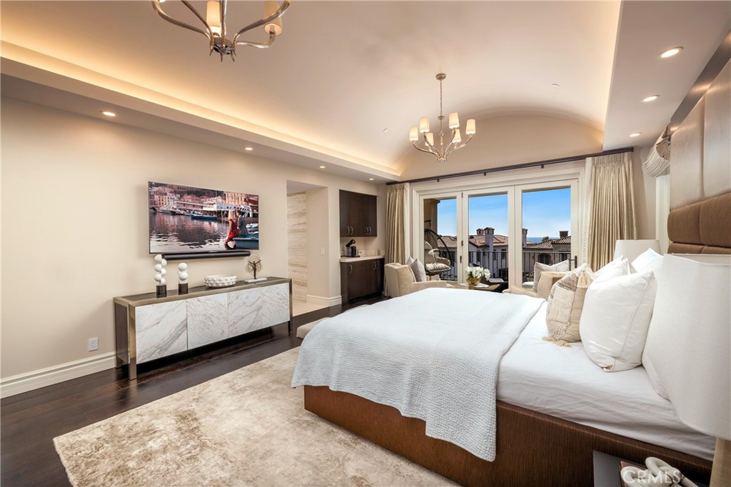 78 Ritz Cove