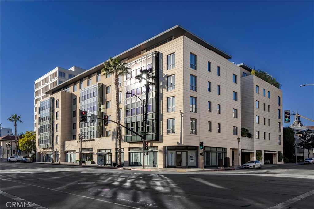 345 E Colorado Boulevard 404