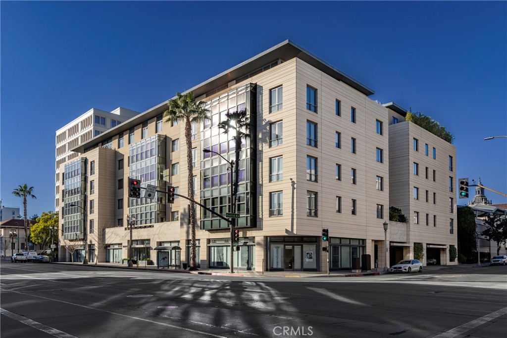 345 E Colorado Boulevard 404