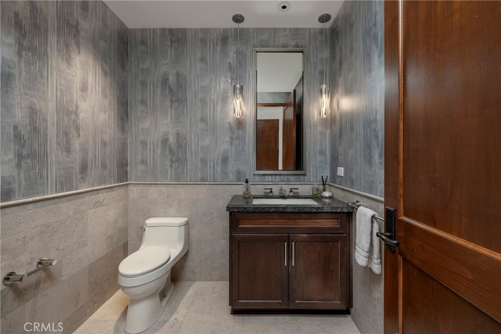 345 E Colorado Boulevard 404