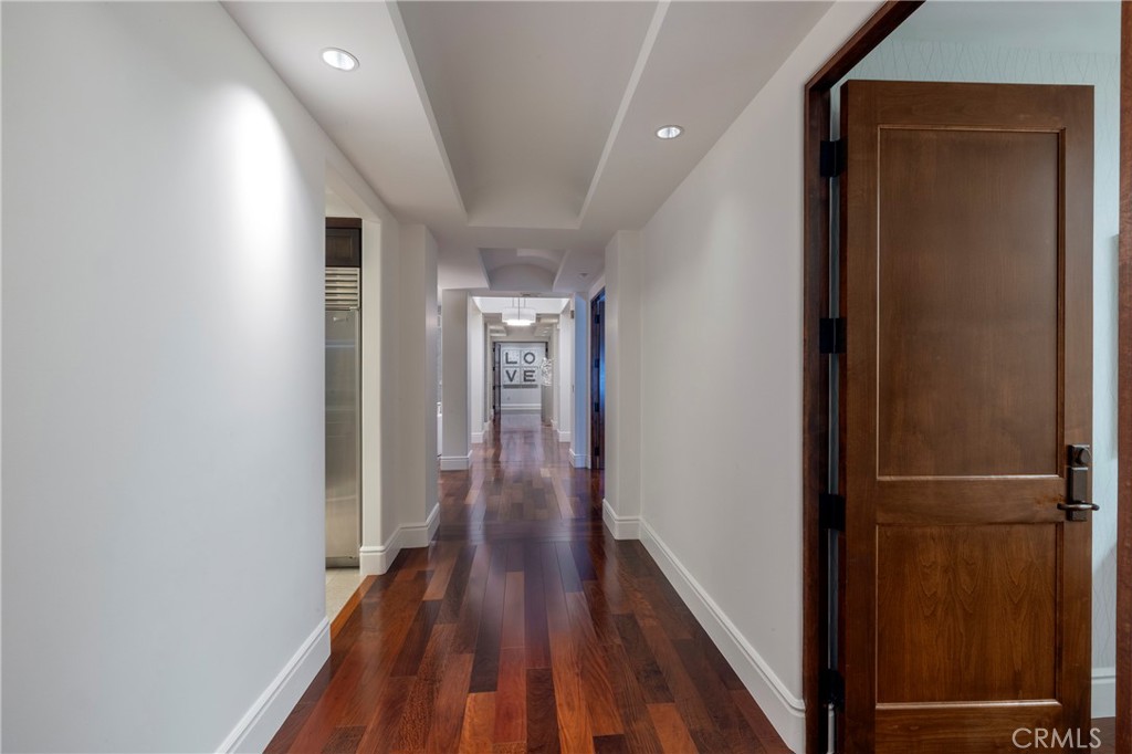 345 E Colorado Boulevard 404
