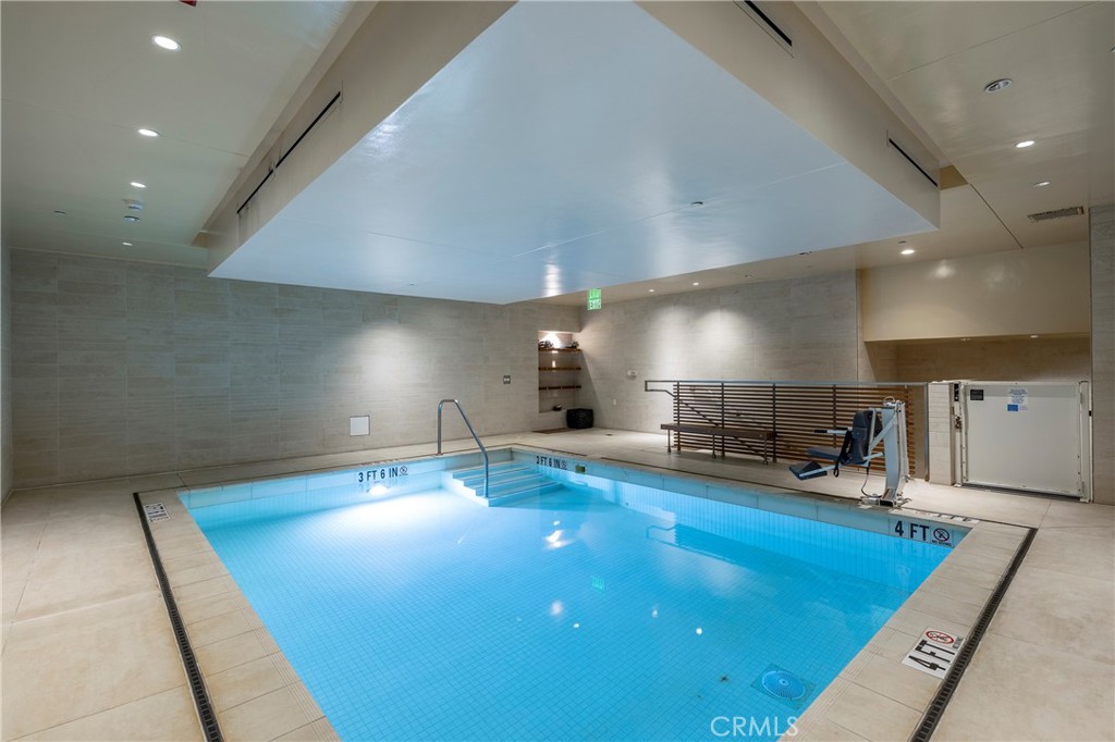 345 E Colorado Boulevard 404