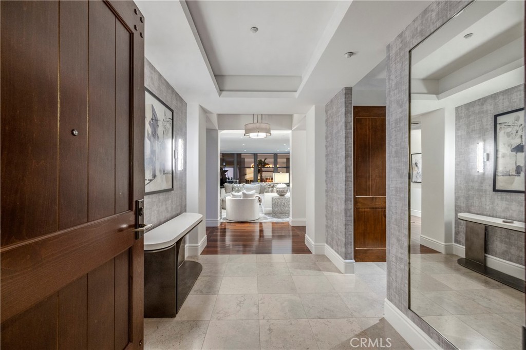 345 E Colorado Boulevard 404