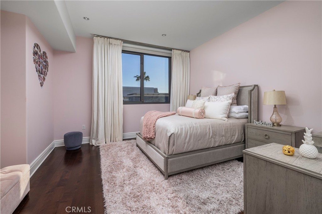 345 E Colorado Boulevard 404